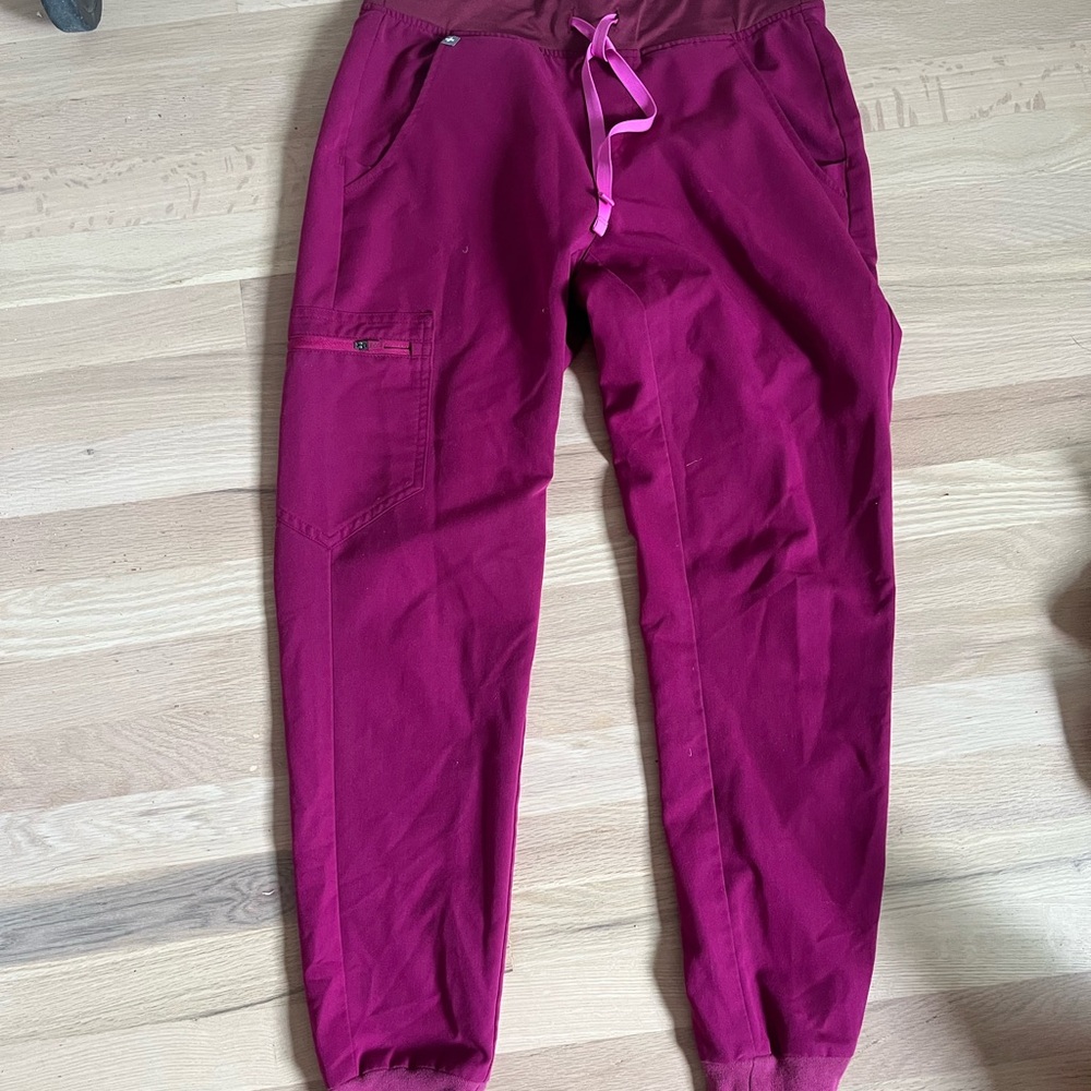 Figs purple pink Jogger scrubs